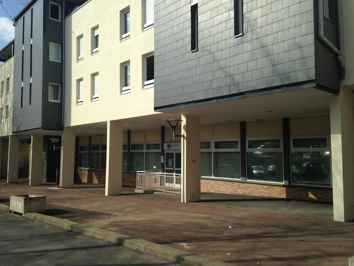 Transaction : local commercial de 150 m² à Evry